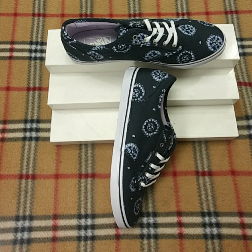 Vans Atwood